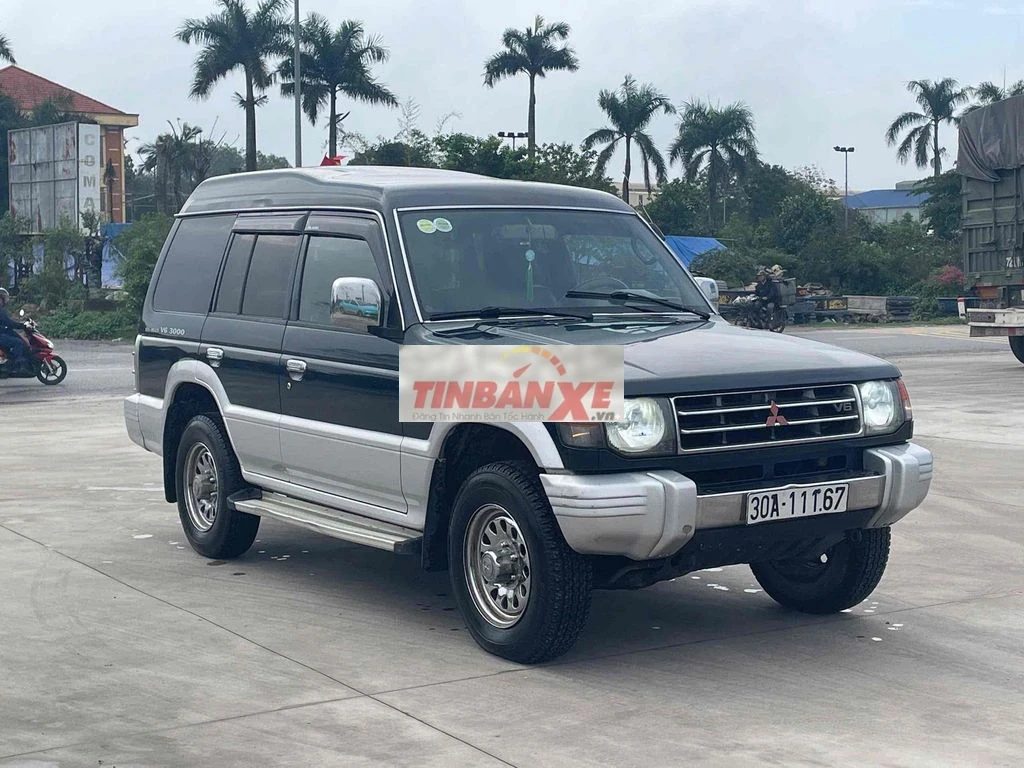 Mitsubishi Pajero Xanh rêu 4x4 MT