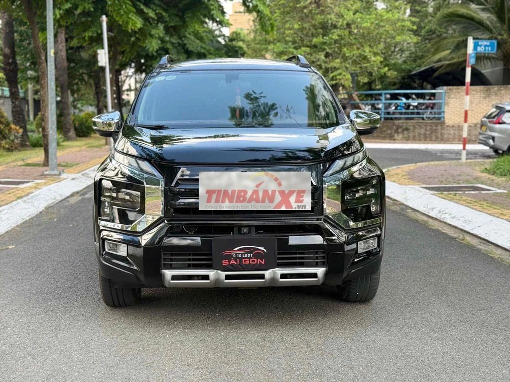 Mitsubishi Xpander Cross Đen 7 chỗ