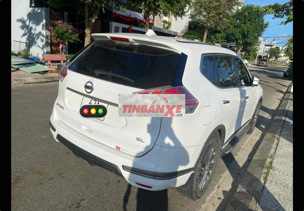 Nissan X-Trail Premium 1 cầu Trắng