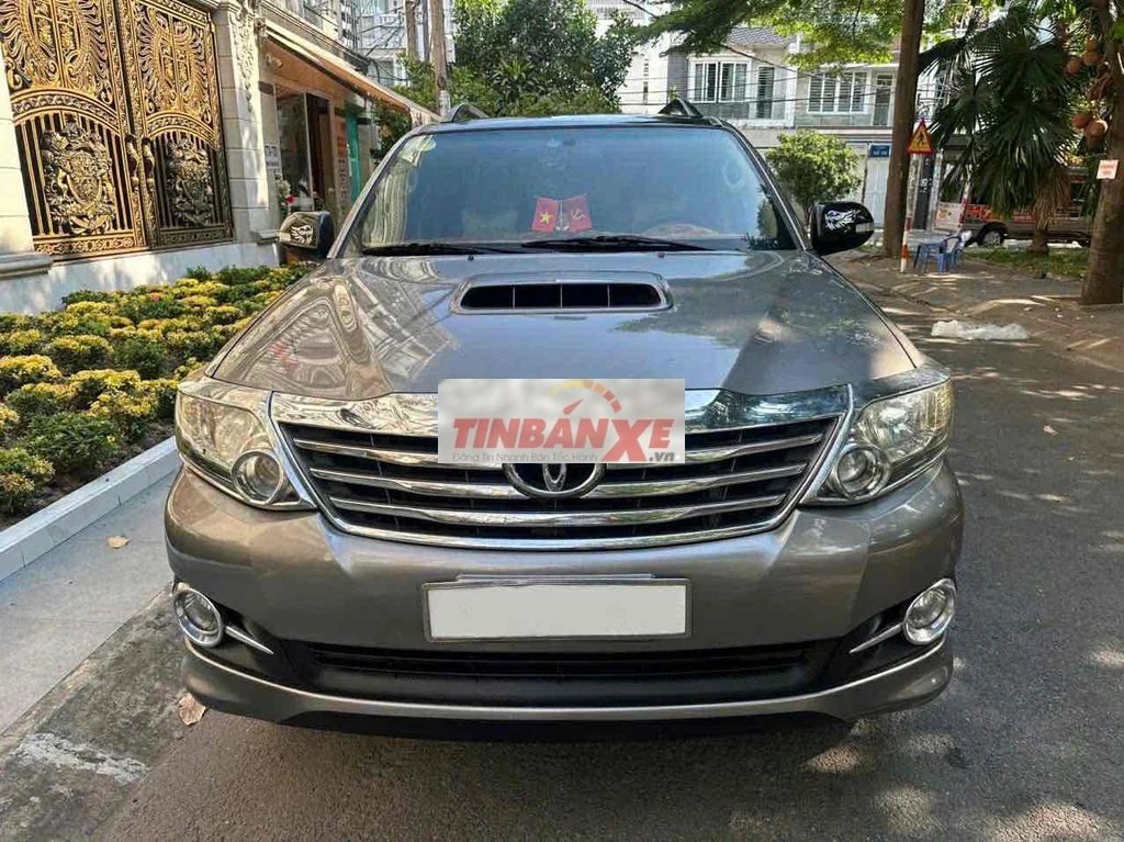 Toyota Fortuner Xám MT 2016 máy dầu