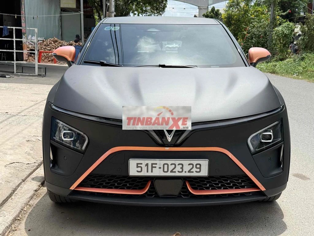 Vinfast VF7 Plus 2024 bản full options 10.000km