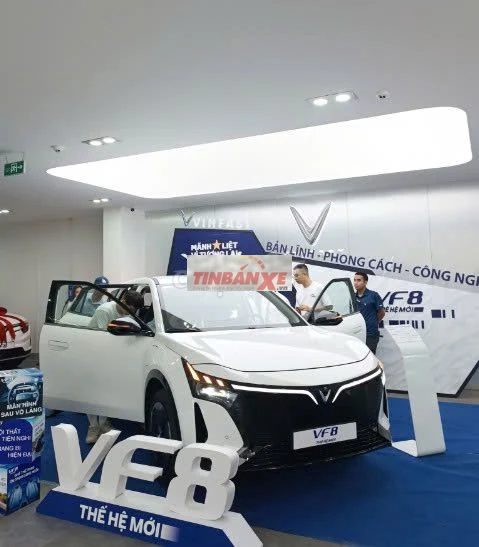 Xe điện VinFast VF8 2026 Trắng Mới