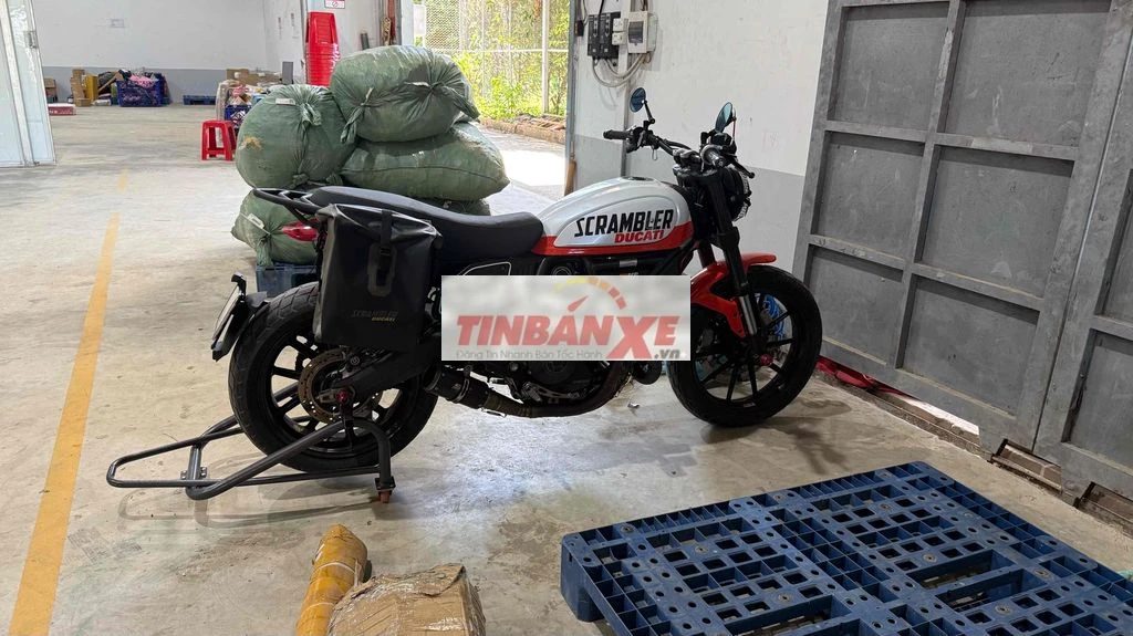 Ducati Scrambler 800 Đỏ trắng