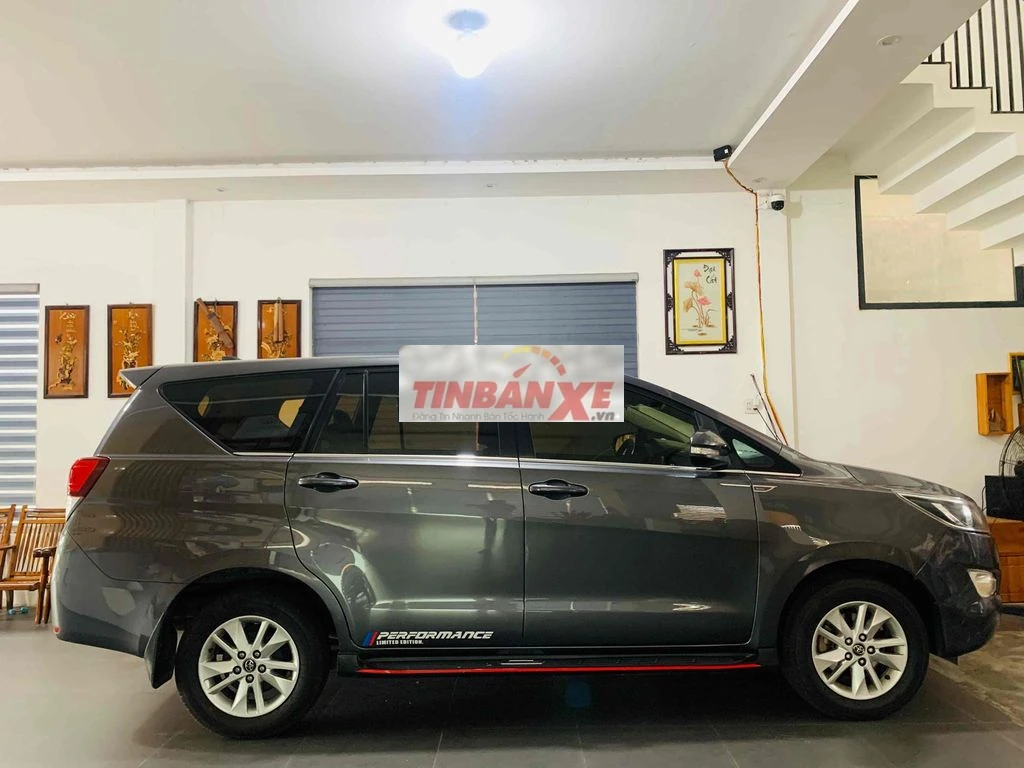 Toyota Innova 2017 Xám lông chuột