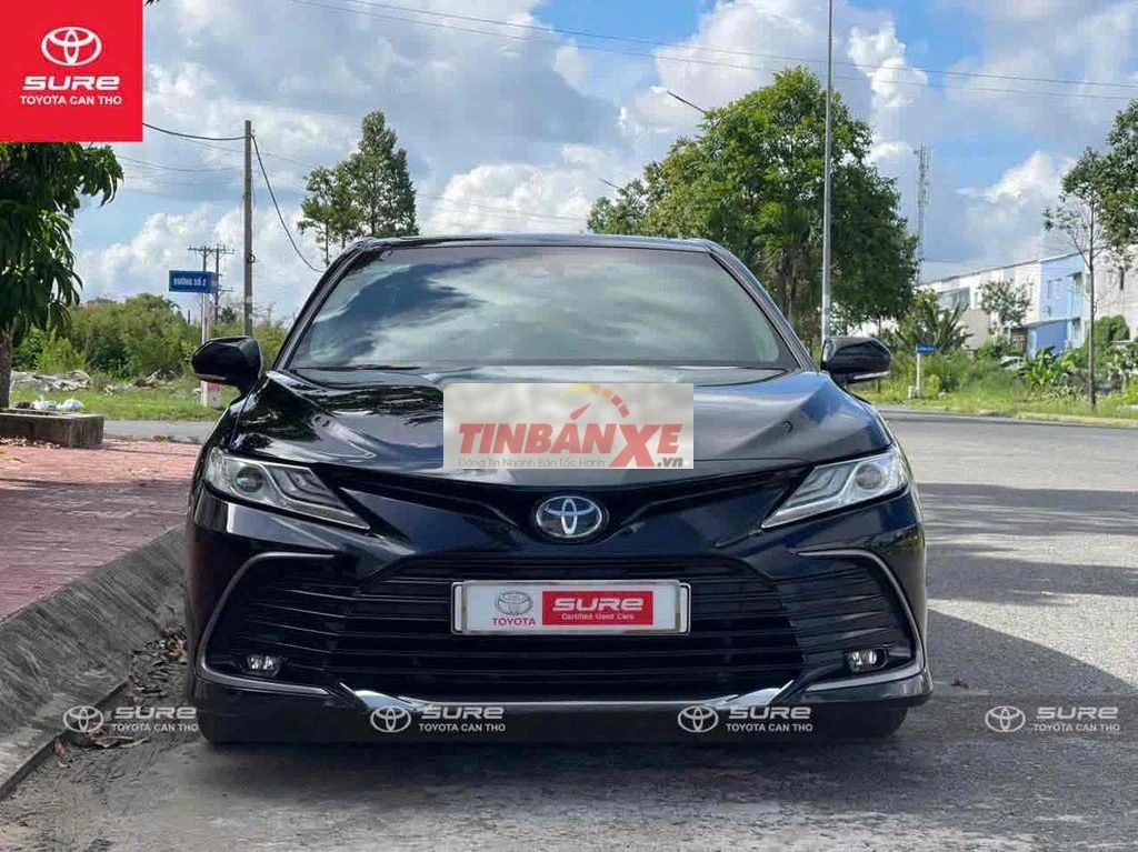 Toyota Camry 2.0Q 2022 Đen chính hãng