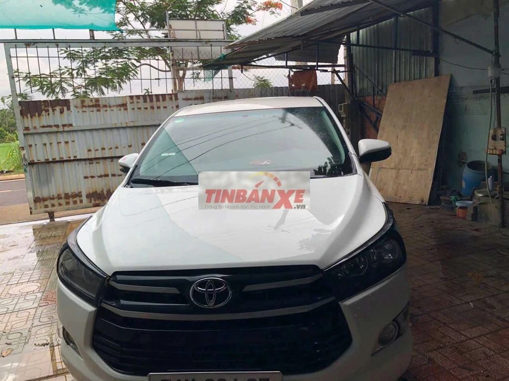 Toyota Innova 2019 Số sàn Trắng