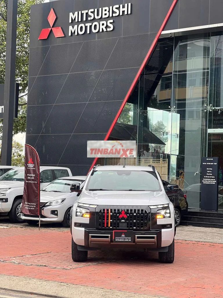 Mitsubishi Triton Athlete 2024 Trắng