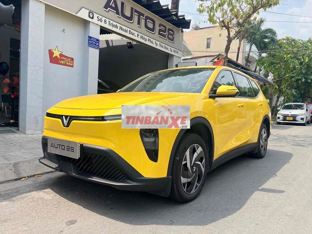 Limo Green 2025 - 7.000km - không giới hạn sạc