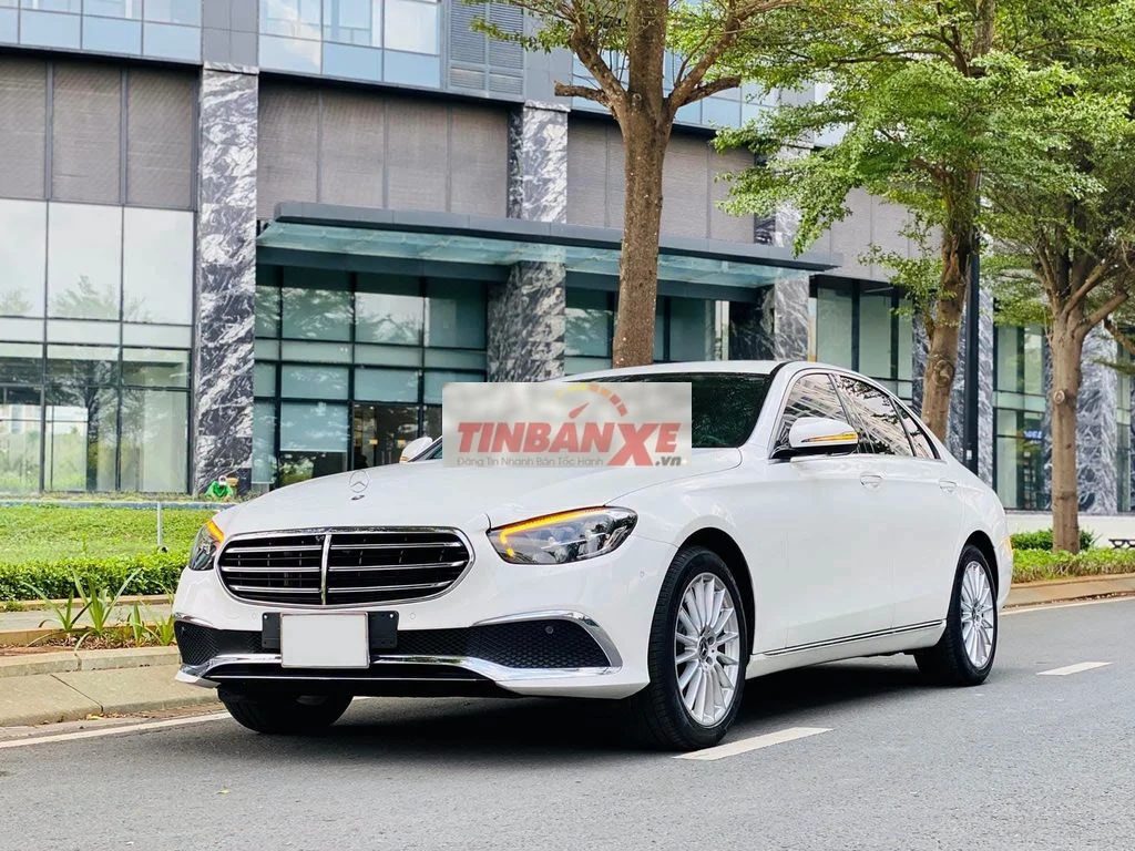 Mercedes e200 exclusive v1 model 2023 một chủ