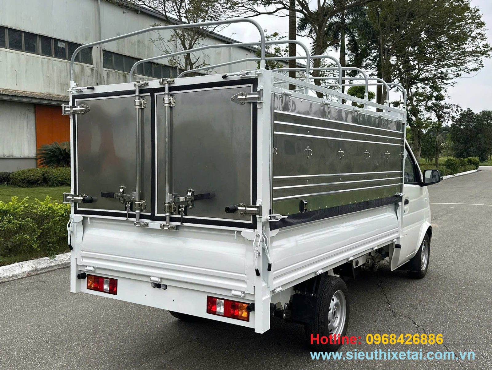 Xe-tai-DFSK-K01S-thung-mui-bat-thung-kin-thung-lung-700-800-900-990kg-xe-tong-tai-duoi-2-tan-chay-noi-thanh-gia-re-nhat-gia-tot-nhat-dai-ly-chinh-hang-Ha-Noi111.jpg