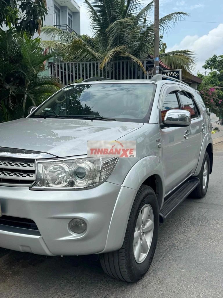 Toyota Fortuner 2011 Máy Dầu
