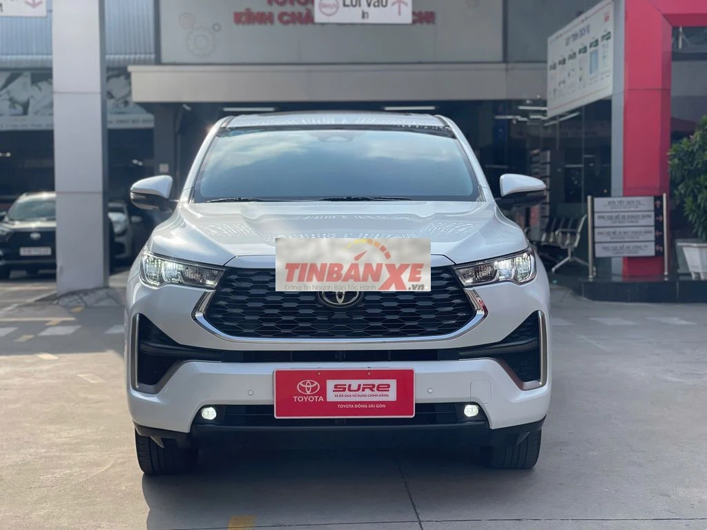 Innova Cross hybrid 2024 - giá tl