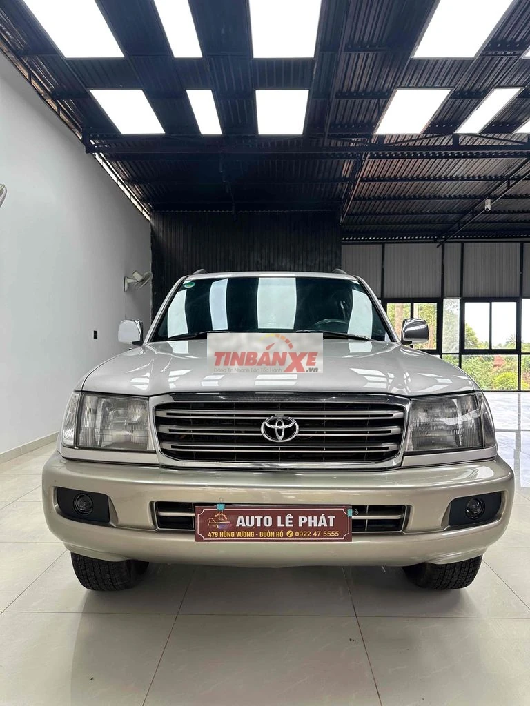 Toyota Land Cruiser Bạc