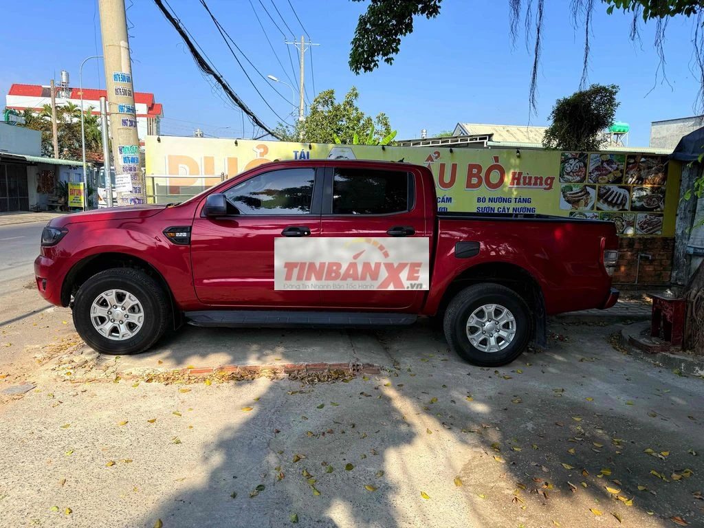 Ford Ranger Đỏ 5 chỗ