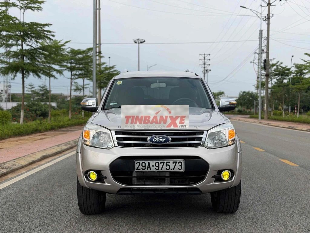 Ford Everest 2013 Vàng cát 18 vạn km