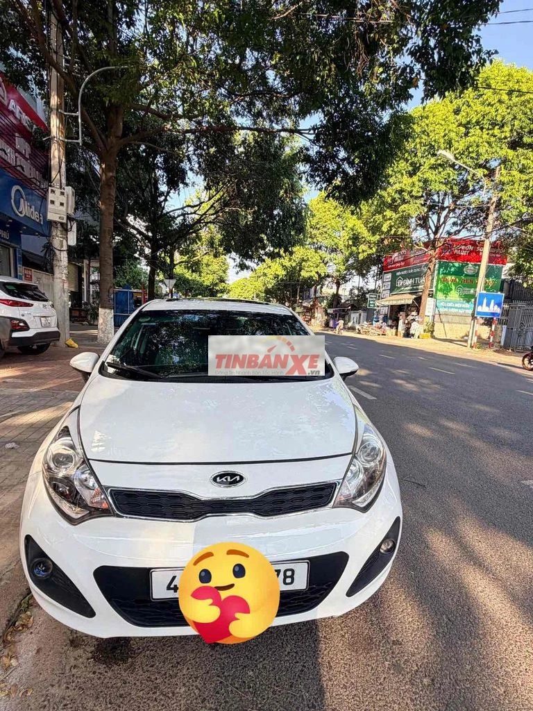 Kia Rio Sports Hatback 2012 Trắng