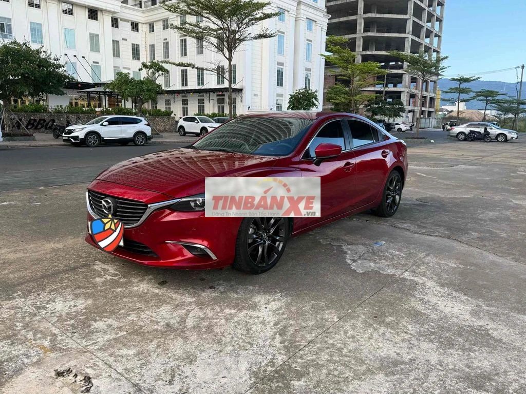 Mazda 6 2.0 bản premium 2021 Đỏ pha lê