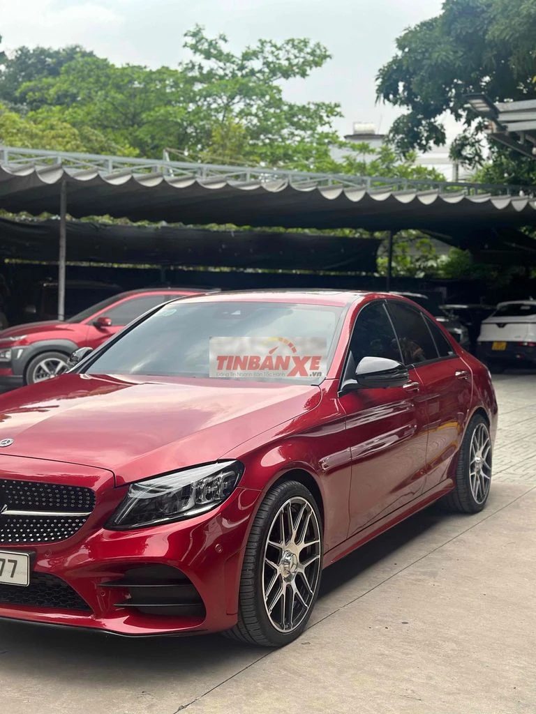 Mercedes-Benz C300 AMG Đỏ