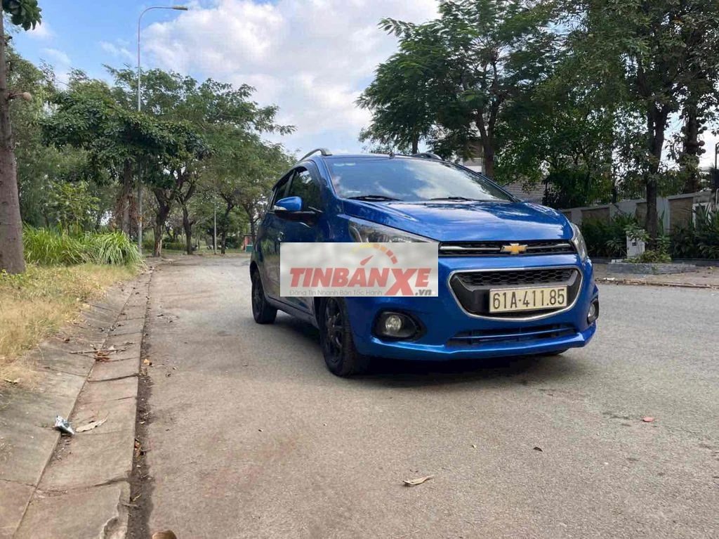 Chevrolet Spark Xanh