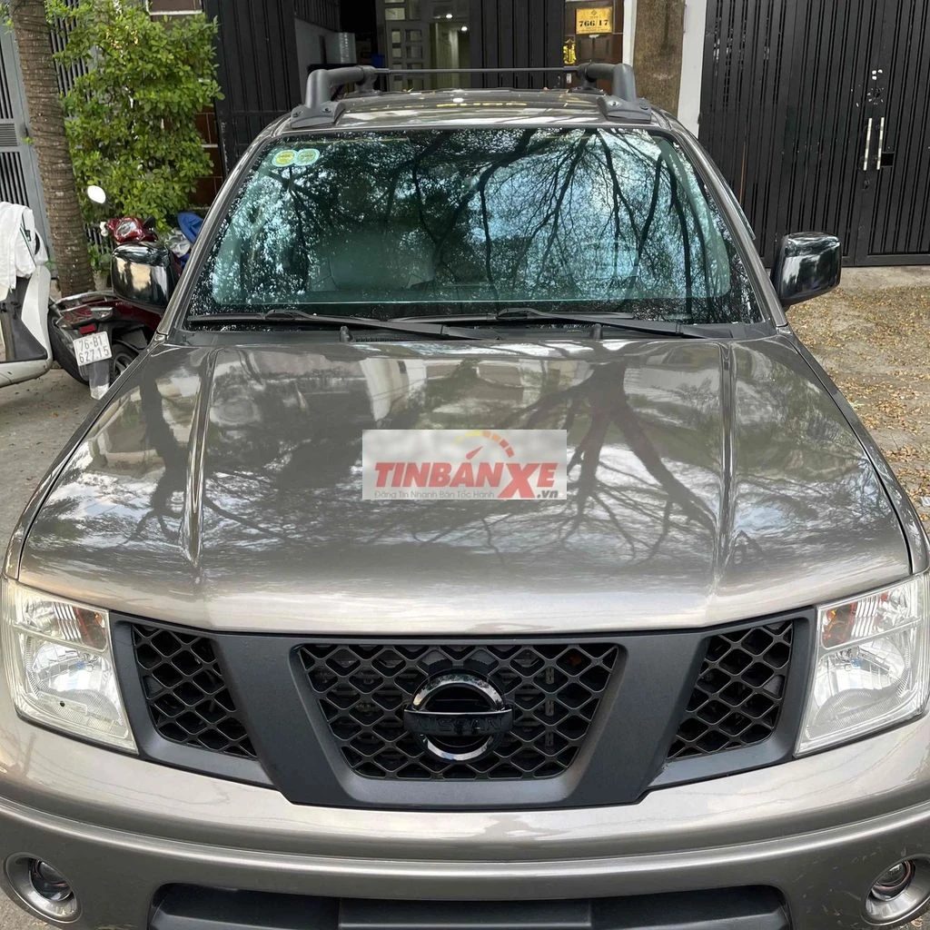 Nissan Navara 2013 Bán Tải Xám, 2 Cầu, Số Sàn