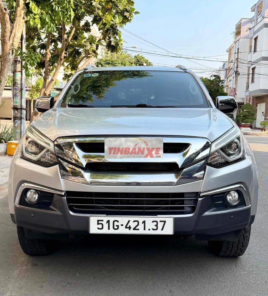 Isuzu mux 1.9mt4x2 2019 xe cực chất máy số zin