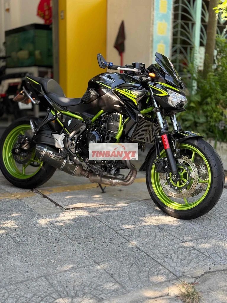 Kawasaki Z650 đời mới Odo 5.000 km zin 99%
