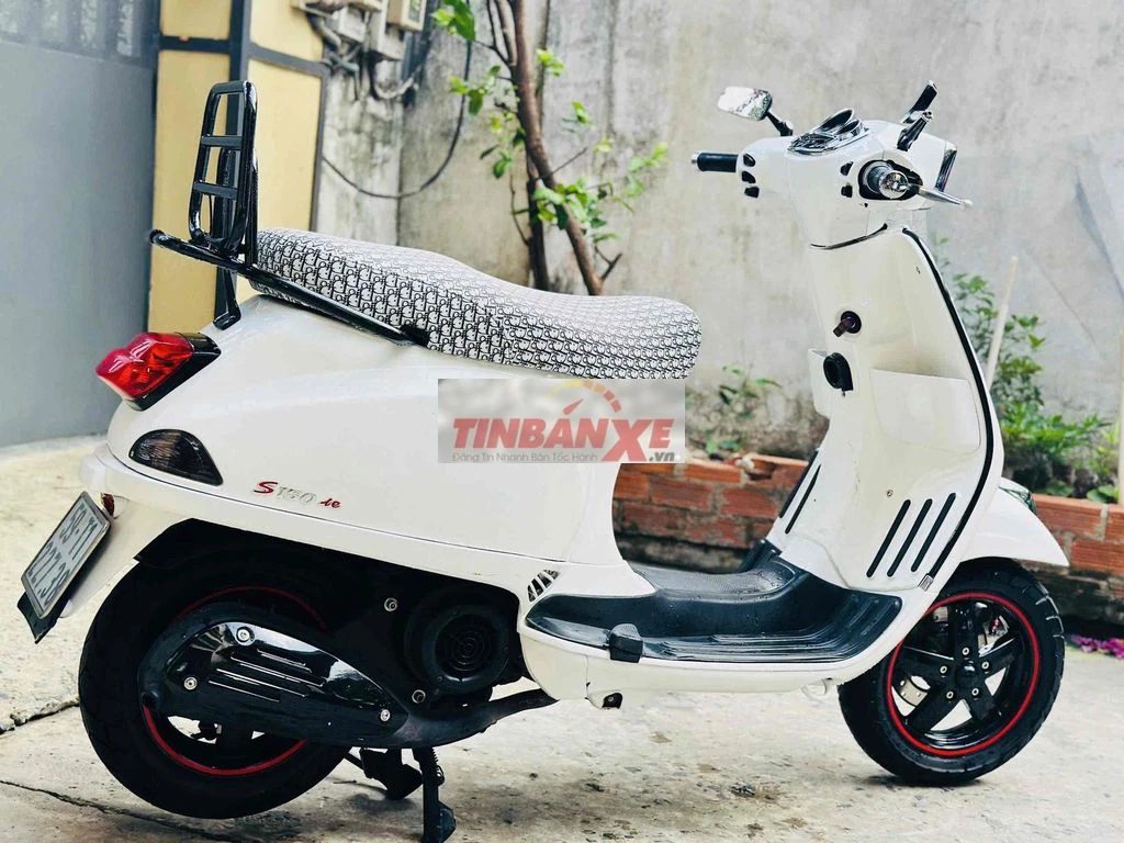 Piaggio Vespa S 150cc 2012 Trắng