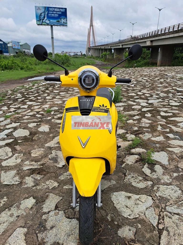 Xe máy điện VinFast Evo 200 Vàng