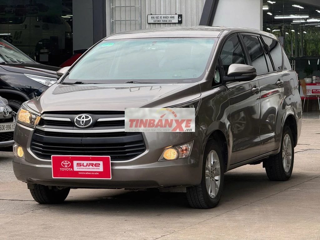 Toyota Innova 2.0G AT 2019 Đồng