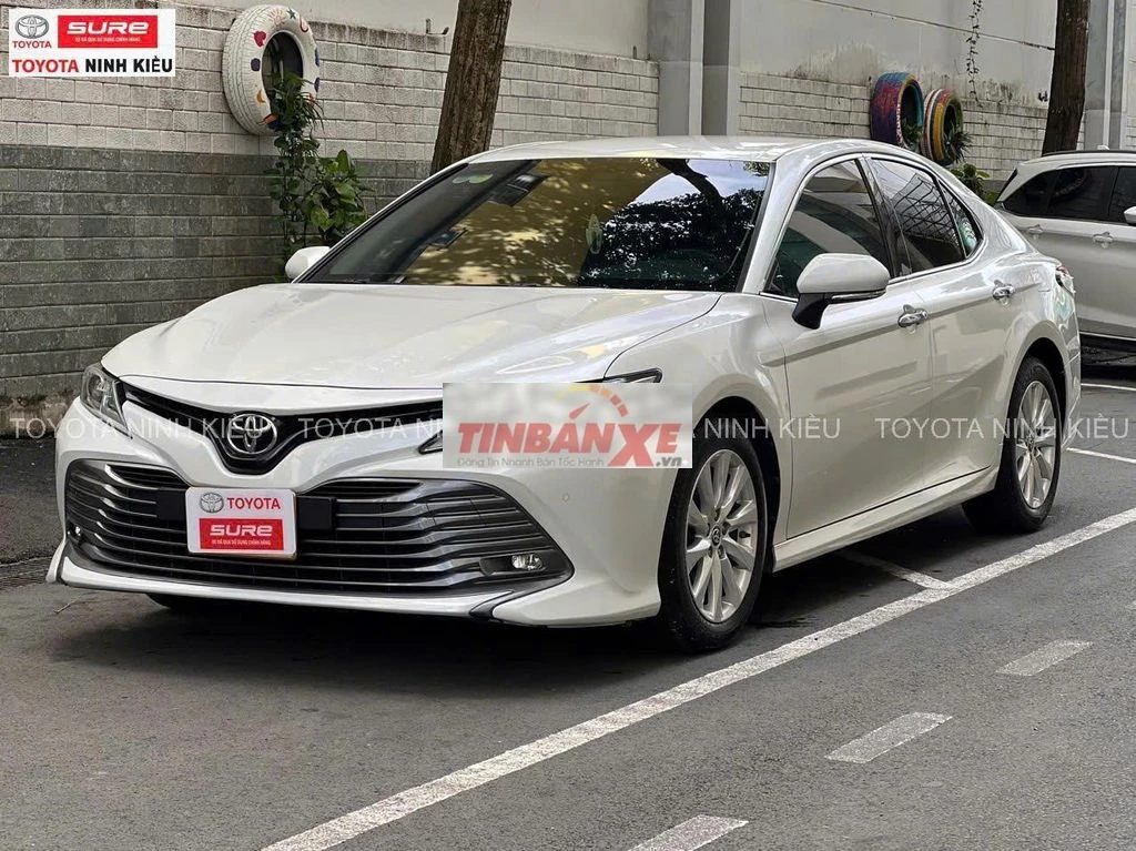 Camry 2.0G 2020 odo 69.000km cho vay 60% 48 tháng