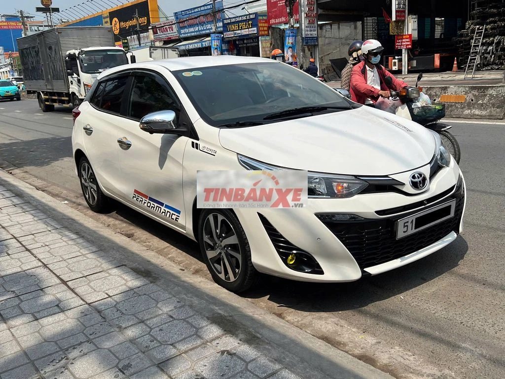 Toyota Yaris G model 2019 số tự động màu trắng