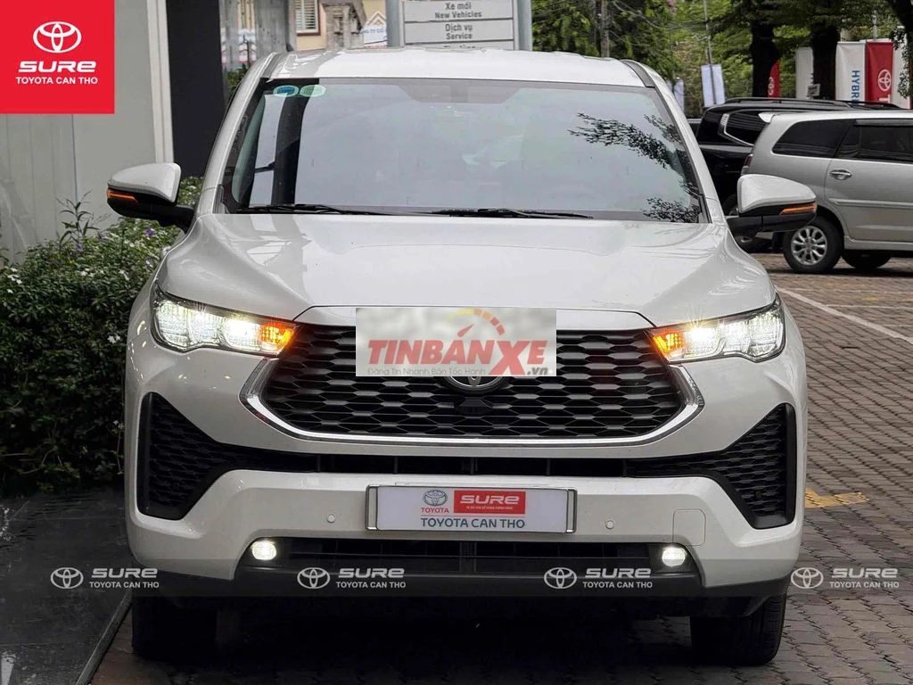 Toyota Innova Cross 2024 CVT 15.000 km siêu mới