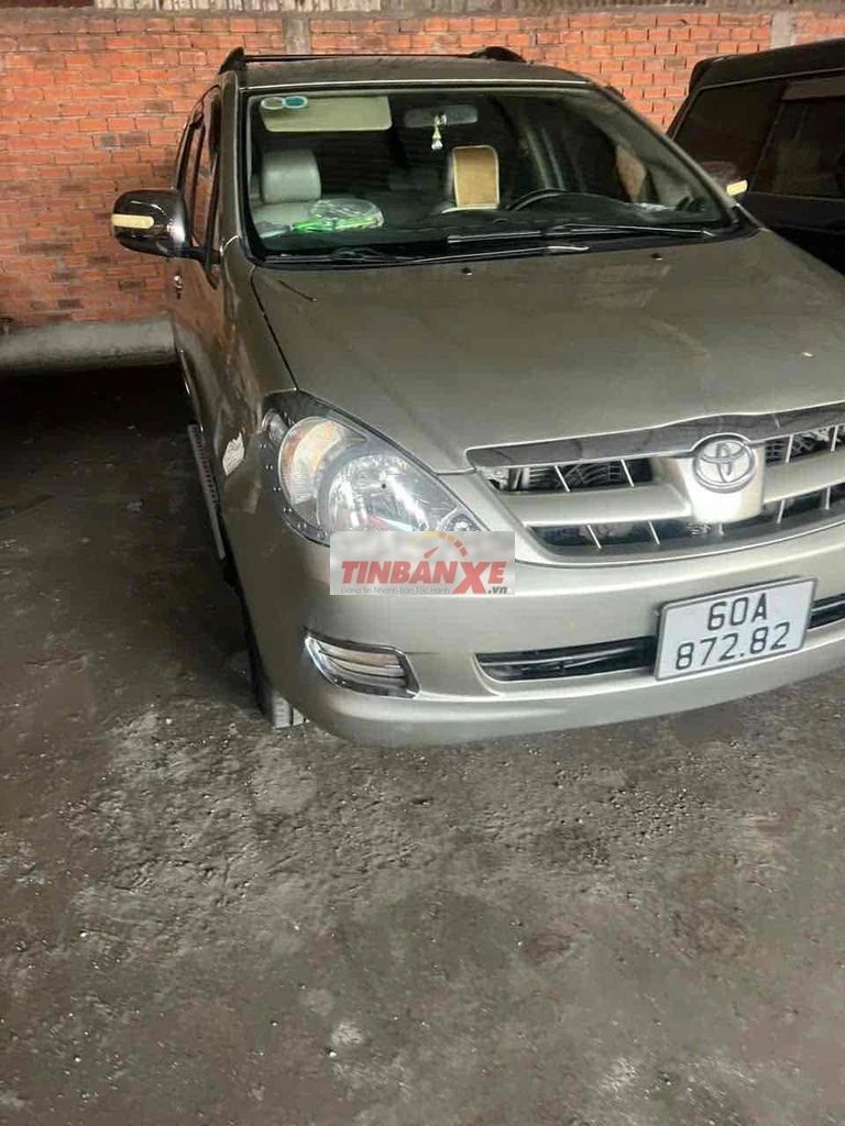 Toyota Innova 2007 J - 295000 km