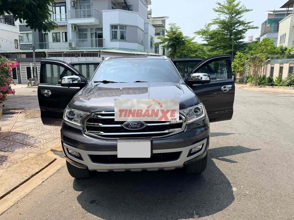Bán Ford Everest dk 2019 titanium 2 cầu Xám