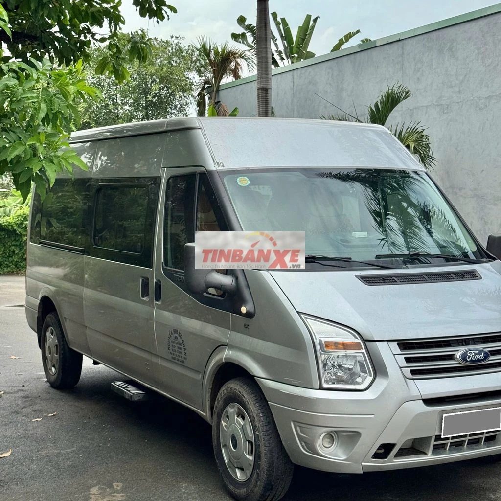Ford Transit model 2017 tải van 6 chổ 900kg