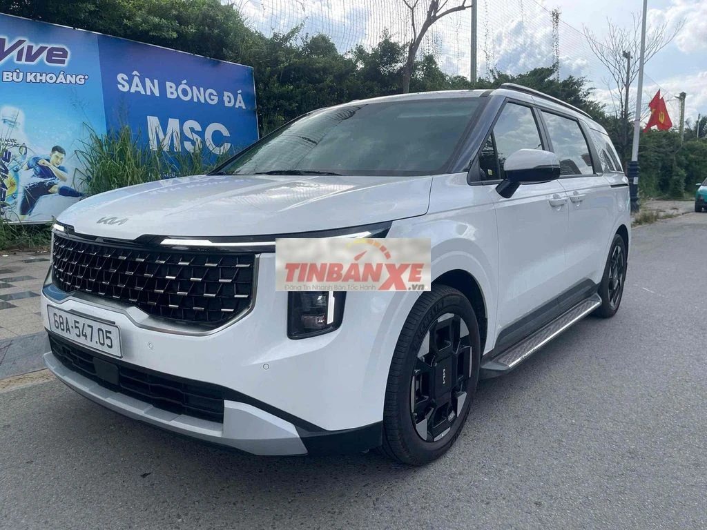 Kia Carnival Luxury 2.2D 2025 Trắng