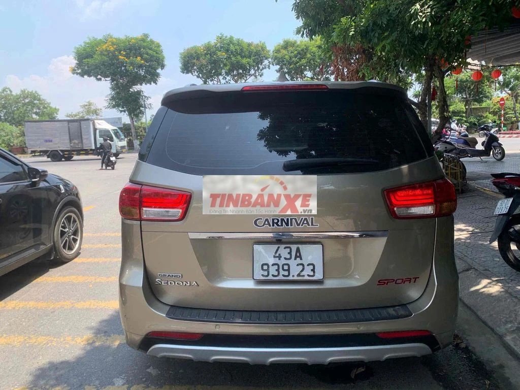 Kia Sedona 2016 Xăng Vàng cát