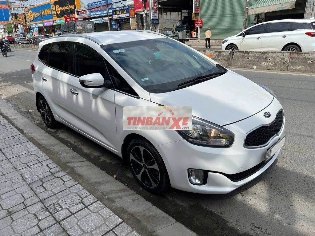 Kia Rondo model 2017 máy dầu số tự động