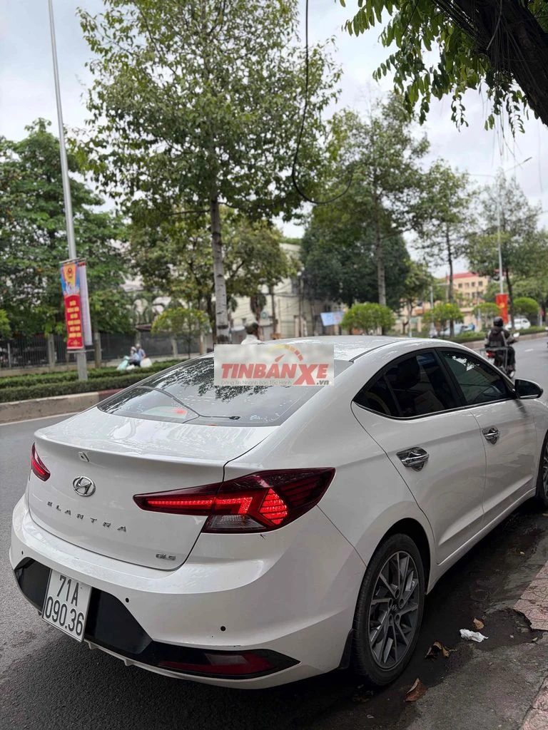 Hyundai Elantra 2020 Trắng 69.000 km
