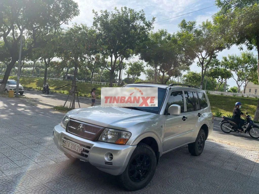 Mitsubishi Pajero xe đẹp máy xăng 2 cầu