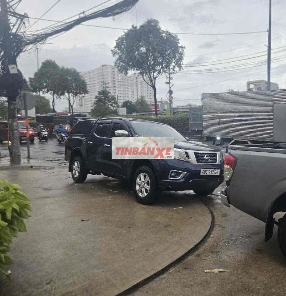 Nissan Navara Xanh 5 chỗ 100.000 km