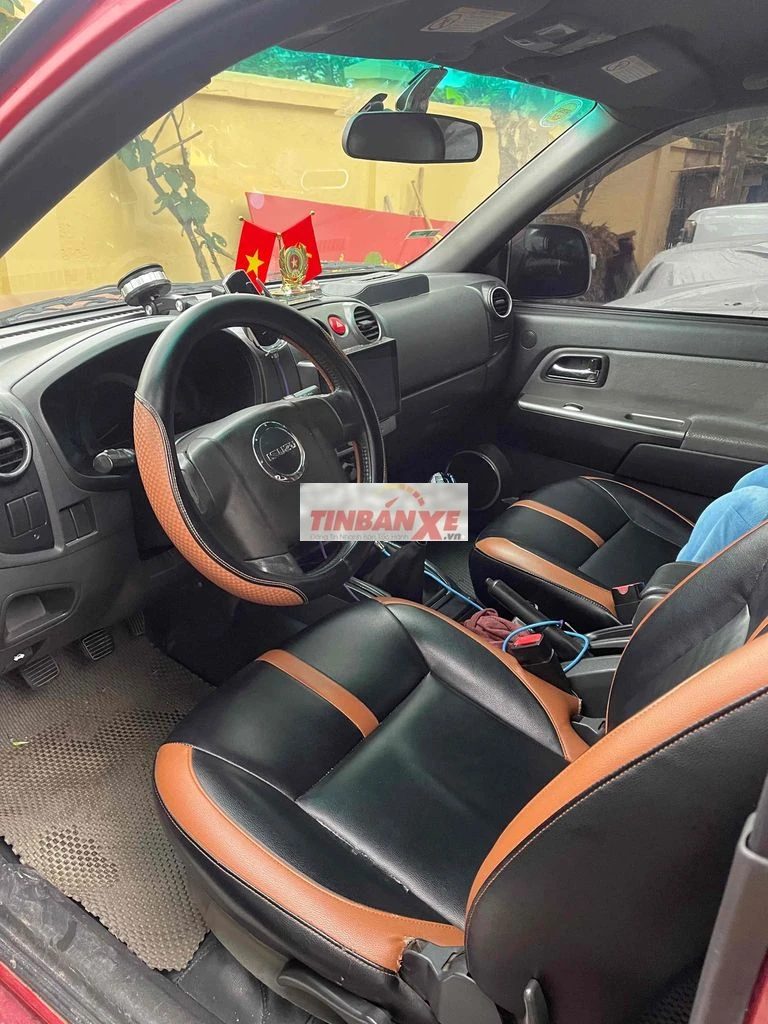 Isuzu D-Max 2011 Đỏ