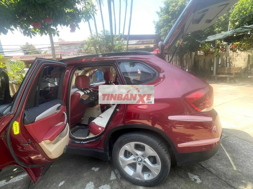 BMW X1 2011 - 116000 km màu đỏ- sav
