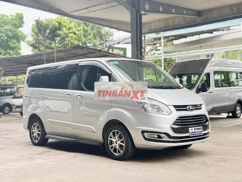 Ford Tourneo Titanium 2019 Bạc 70.000km