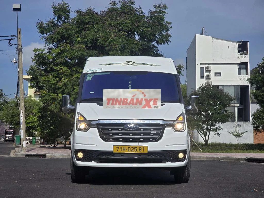 Transit 2024 cam máy rin 62000km bảohành1 năm