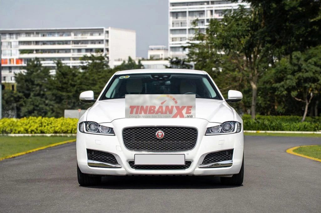 Jaguar XF Pure 2017 - 40.000 miles