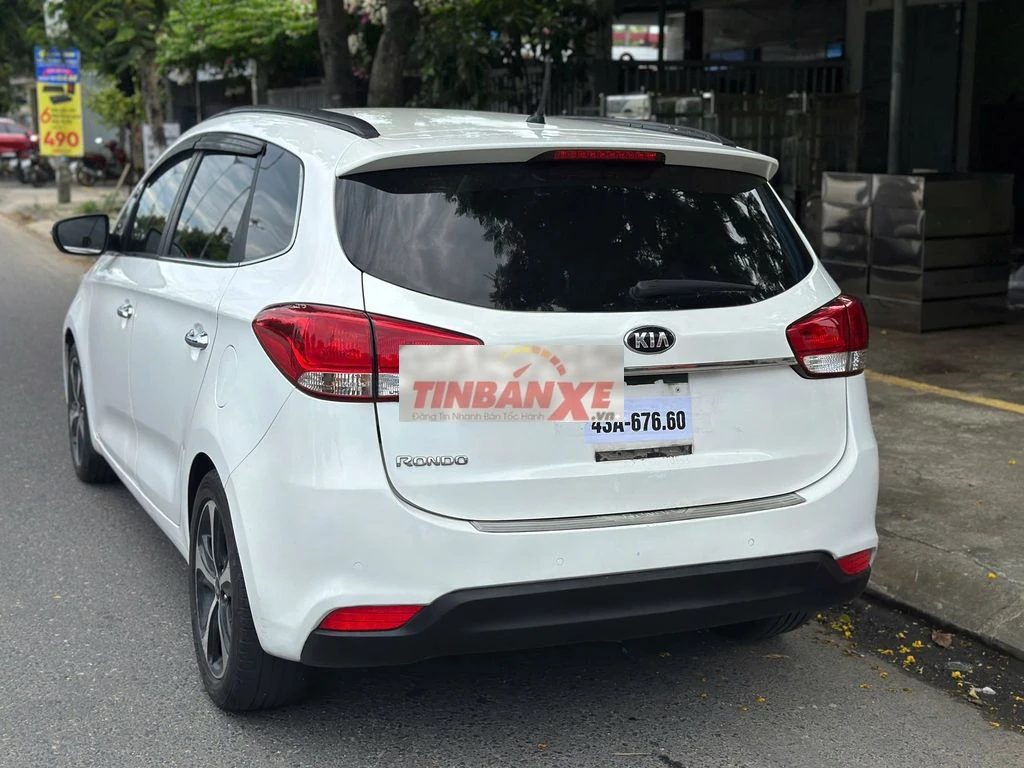 Kia Rondo 7 chỗ Xăng Tự động