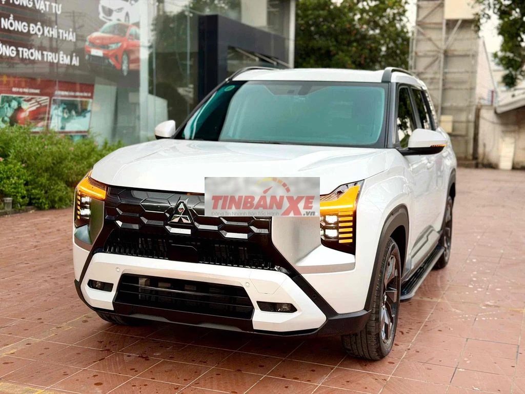 Mitsubishi Destinator Premium 2026 1920 km Trắng