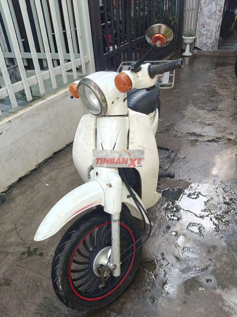 Daelim Cub 50cc màu Trắng