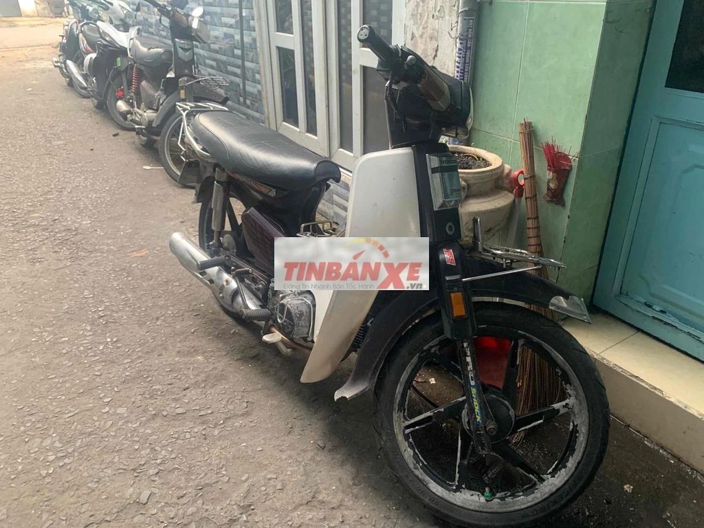 Honda Dream 100 màu Nâu